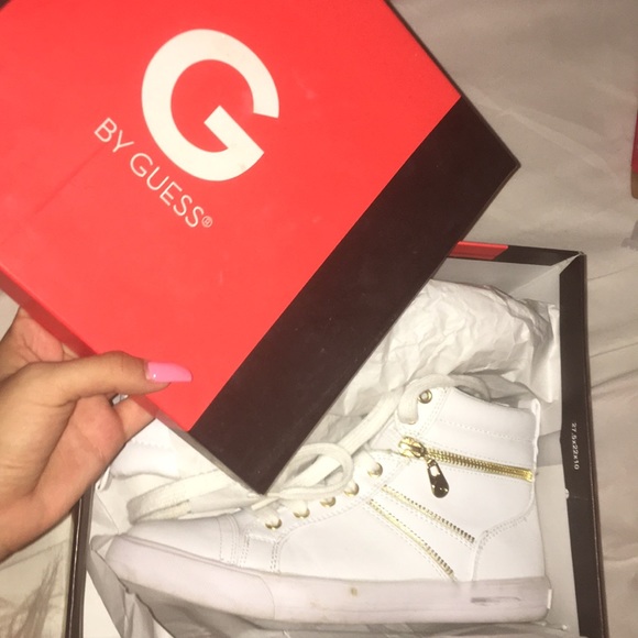 Guess Shoes - White guess sneakers size 6.5